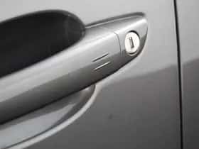 Peugeot 3008 (2023) thumbnail 12