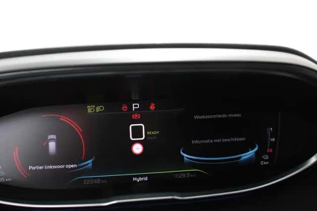 Peugeot 3008 (2023) thumbnail 16