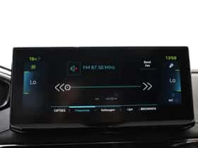 Peugeot 3008 (2023) thumbnail 19