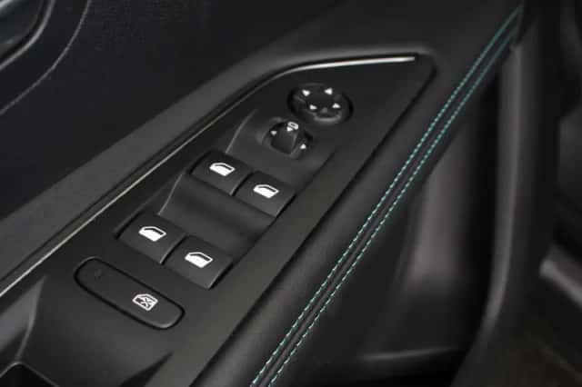 Peugeot 3008 (2023) thumbnail 24
