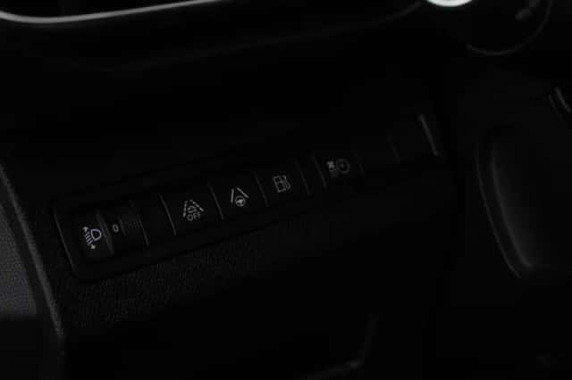 Peugeot 3008 (2023) thumbnail 25