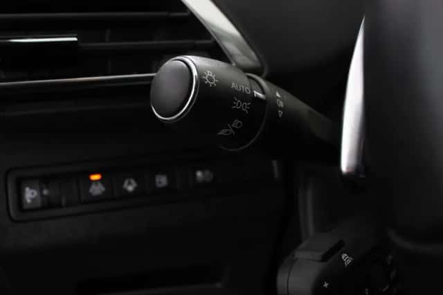 Peugeot 3008 (2023) thumbnail 29
