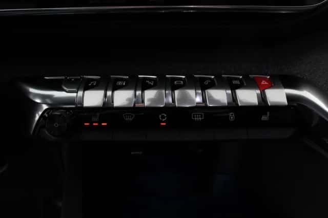 Peugeot 3008 (2023) thumbnail 31
