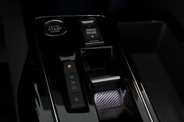 Peugeot 3008 (2023) thumbnail 33