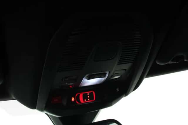 Peugeot 3008 (2023) thumbnail 35