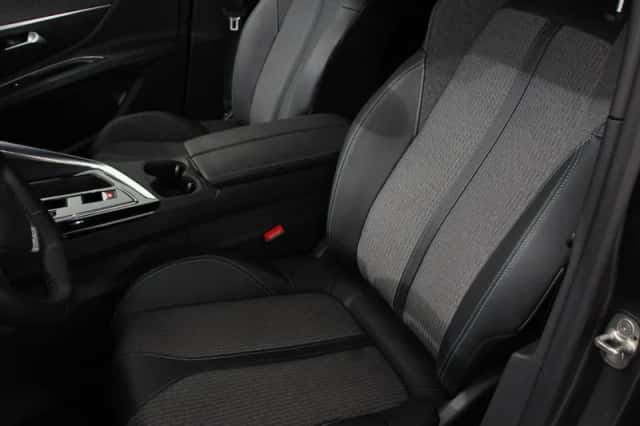 Peugeot 3008 (2023) thumbnail 36