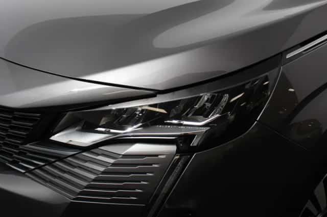 Peugeot 3008 (2023) thumbnail 9
