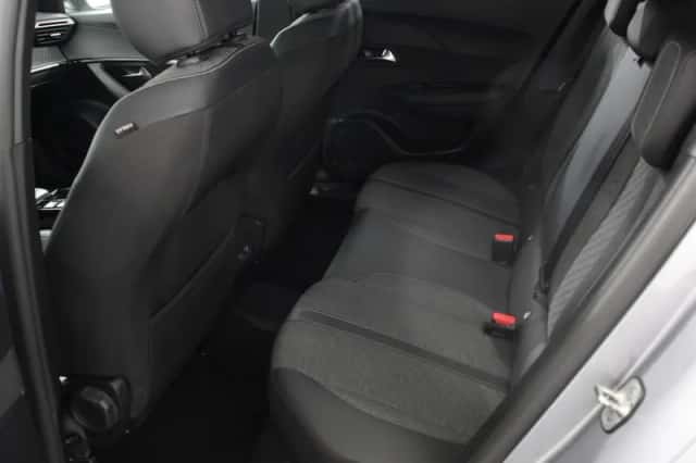 Peugeot 2008 (2025) thumbnail 11