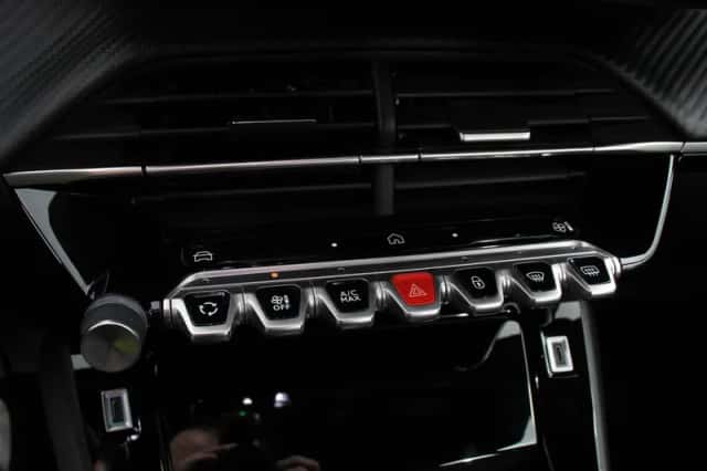 Peugeot 2008 (2025) thumbnail 18