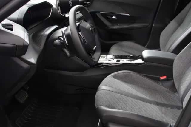 Peugeot 2008 (2025) thumbnail 9