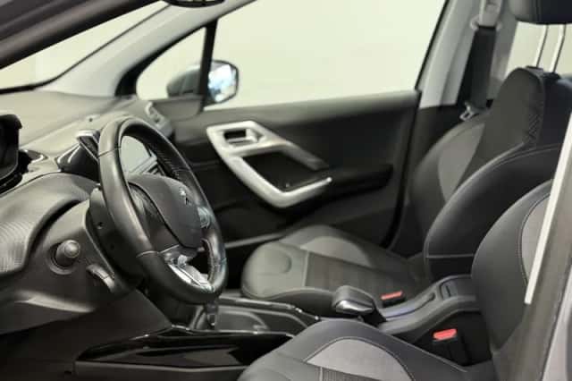 Peugeot 2008 (2019) thumbnail 11