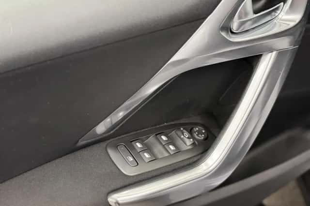 Peugeot 2008 (2019) thumbnail 13