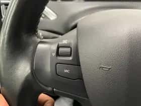 Peugeot 2008 (2019) thumbnail 16