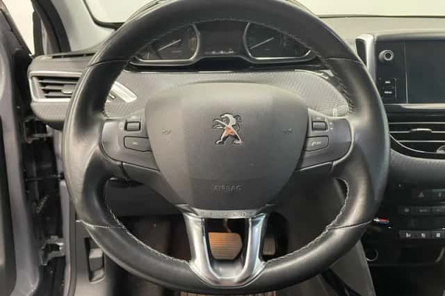 Peugeot 2008 (2019) thumbnail 17