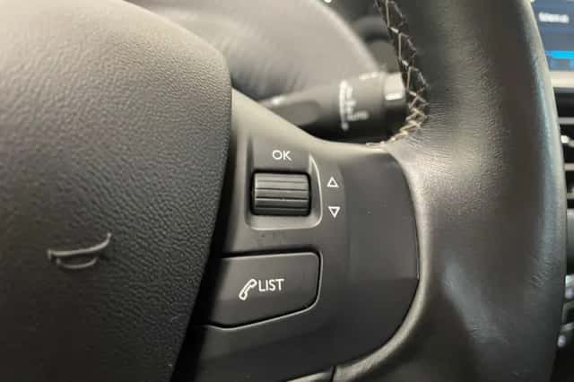 Peugeot 2008 (2019) thumbnail 18
