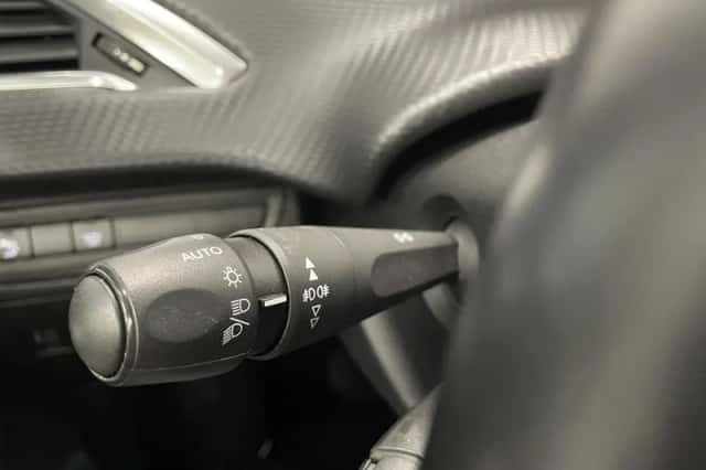 Peugeot 2008 (2019) thumbnail 19