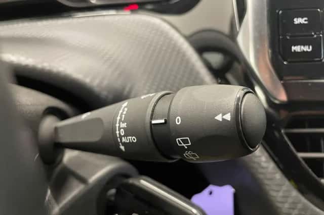 Peugeot 2008 (2019) thumbnail 21