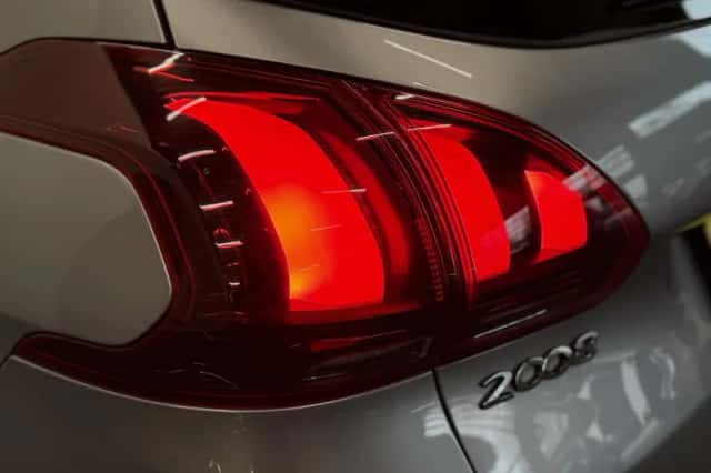 Peugeot 2008 (2019) thumbnail 31