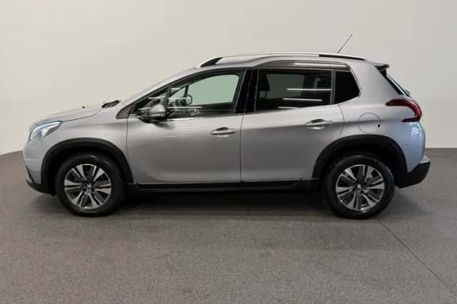 Peugeot 2008 (2019) thumbnail 9