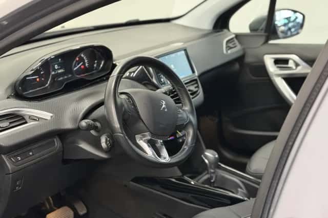 Peugeot 2008 (2019) thumbnail 10