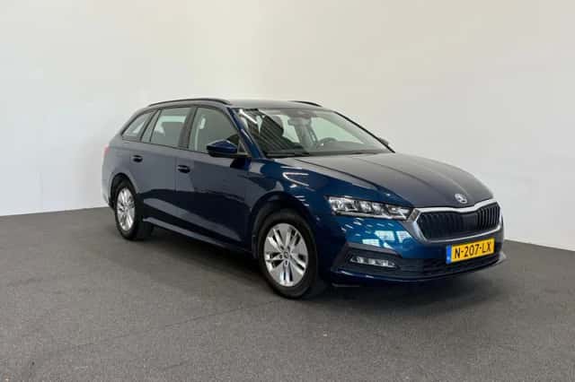Škoda Octavia (2021) thumbnail 3