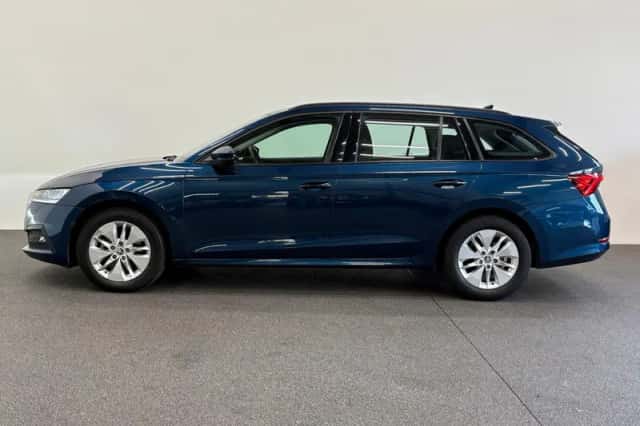 Škoda Octavia (2021) thumbnail 4