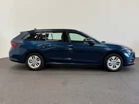 Škoda Octavia (2021) thumbnail 5