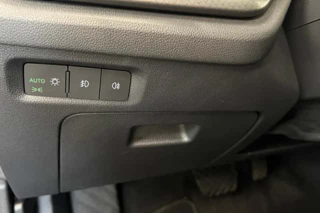 Škoda Octavia (2021) thumbnail 10
