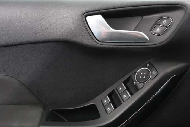 Ford Fiesta (2021) thumbnail 26