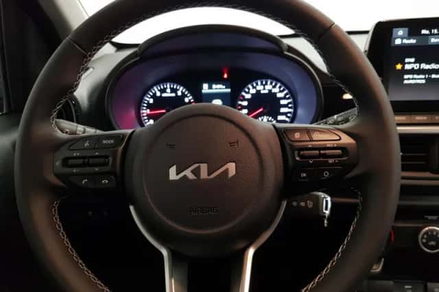 Kia Picanto (2023) thumbnail 23