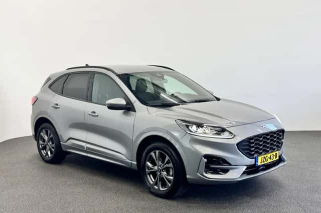 Ford Kuga (2023) thumbnail 2
