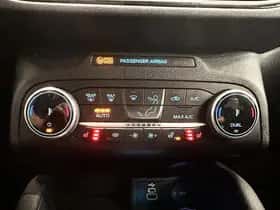 Ford Kuga (2023) thumbnail 13