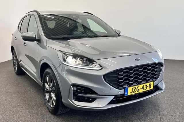 Ford Kuga (2023) thumbnail 3