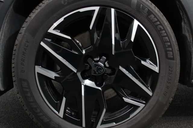 Peugeot 5008 (2025) thumbnail 2