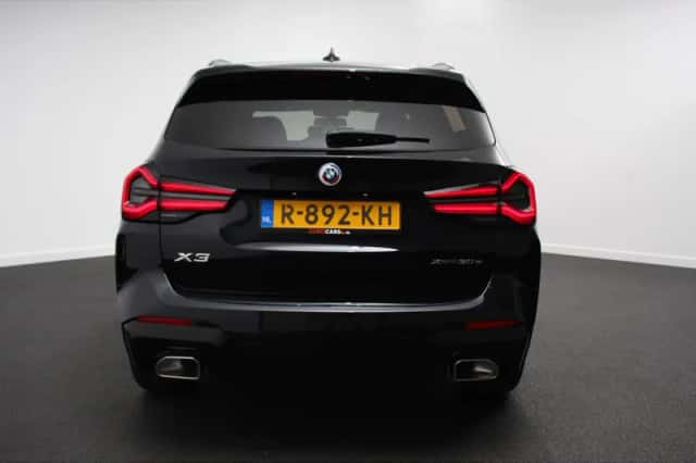 BMW X3 (2022) thumbnail 3