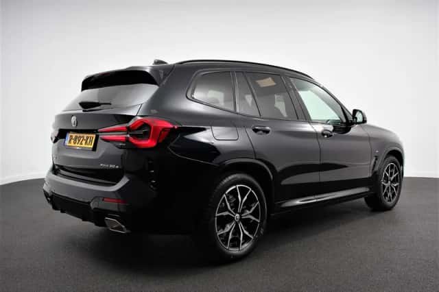 BMW X3 (2022) thumbnail 4