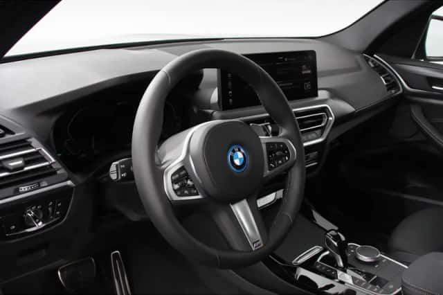 BMW X3 (2022) thumbnail 8