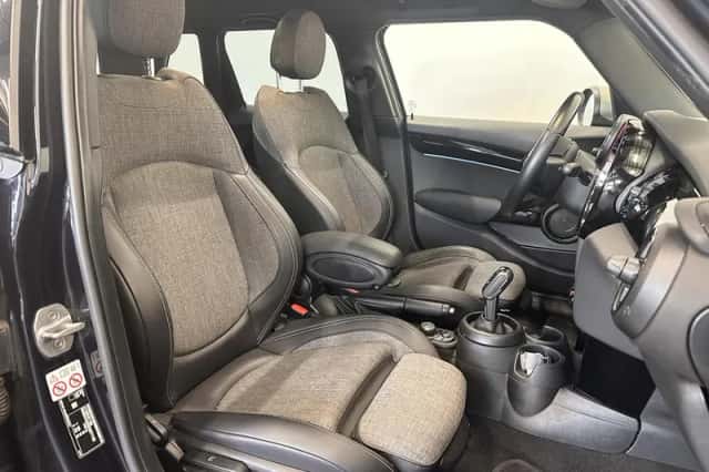 MINI Cooper (2021) thumbnail 13