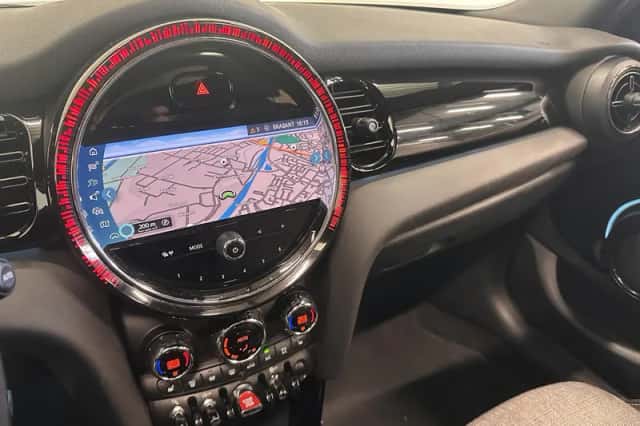 MINI Cooper (2021) thumbnail 18