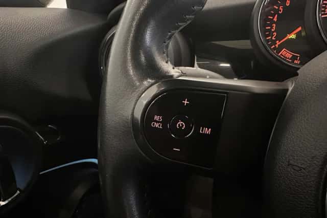 MINI Cooper (2021) thumbnail 22