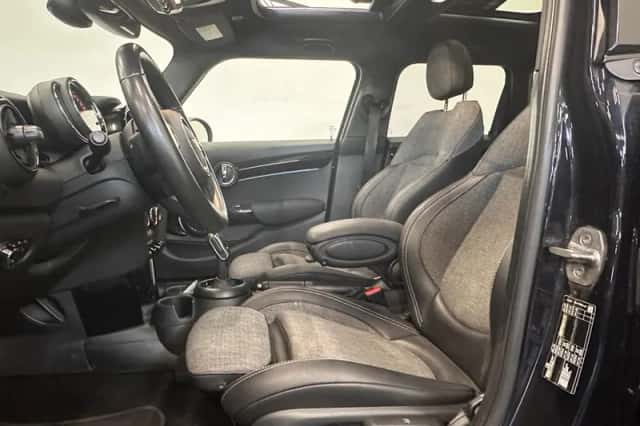 MINI Cooper (2021) thumbnail 9