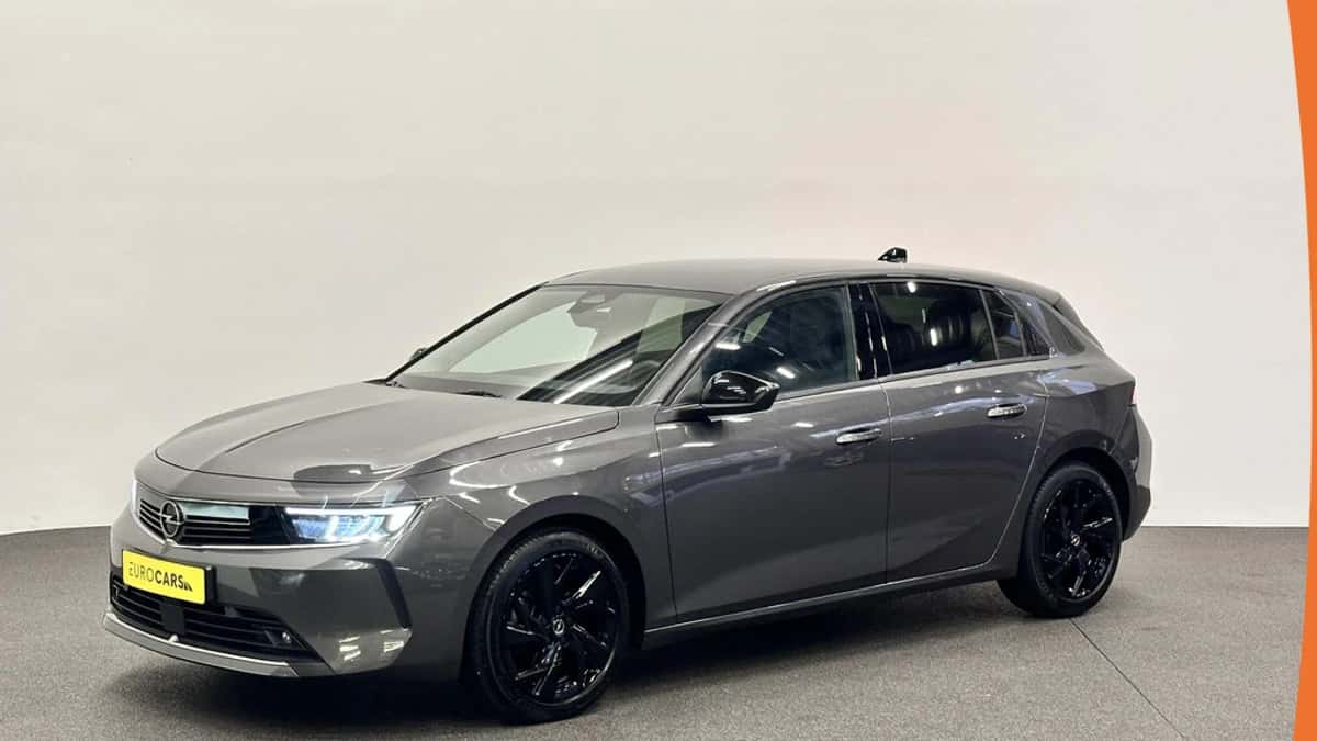 Opel Astra (2023) — foto 1