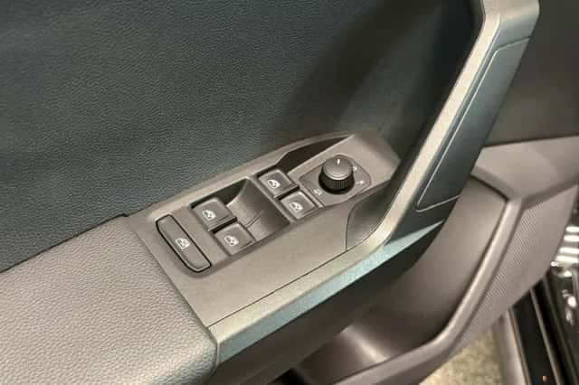 SEAT Arona (2022) thumbnail 9