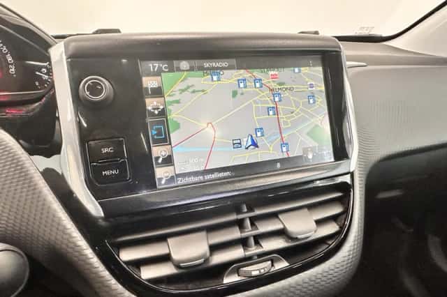 Peugeot 2008 (2015) thumbnail 11