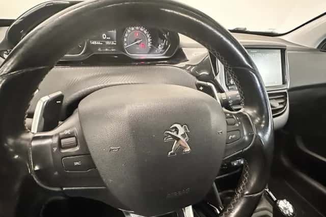 Peugeot 2008 (2015) thumbnail 14