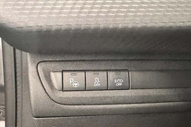 Peugeot 2008 (2015) thumbnail 21