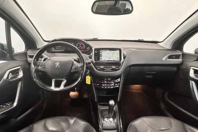 Peugeot 2008 (2015) thumbnail 9