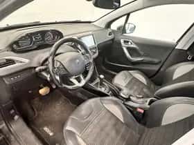Peugeot 2008 (2015) thumbnail 10