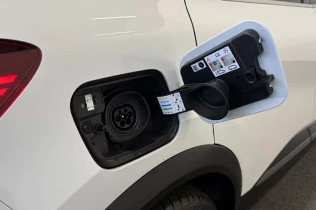 Renault Captur (2022) thumbnail 13