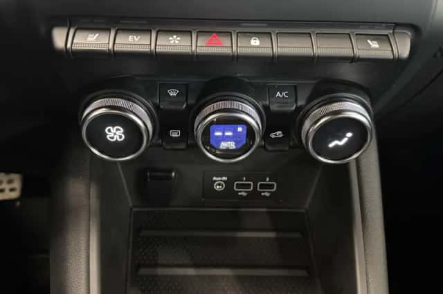 Renault Captur (2022) thumbnail 25